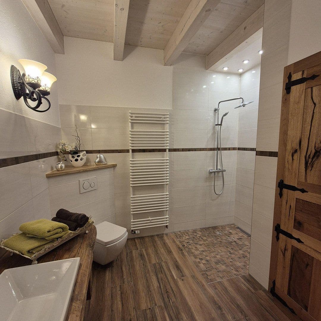 Prodej domu 402 m², pozemek 1.580 m², Neuching, Bavorsko Prodej domu 402 m², pozemek 1.580 m², Neuching, Bavorsko