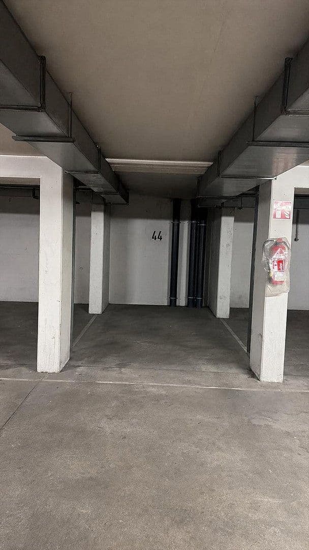 Pronájem garáže, Adelungstraße 39, Darmstadt, Hessen Pronájem garáže, Adelungstraße 39, Darmstadt, Hessen