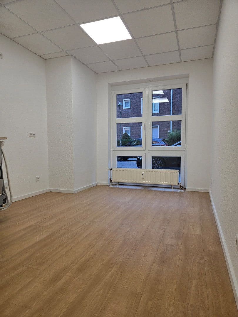 Pronájem bytu 4+1 114 m², Höhenstraße 25, Düsseldorf, Severní Porýní-Vestfálsko Pronájem bytu 4+1 114 m², Höhenstraße 25, Düsseldorf, Severní Porýní-Vestfálsko