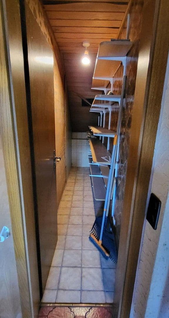Prodej domu 197 m², pozemek 800 m², Schorndorf, Bádensko-Württembersko Prodej domu 197 m², pozemek 800 m², Schorndorf, Bádensko-Württembersko