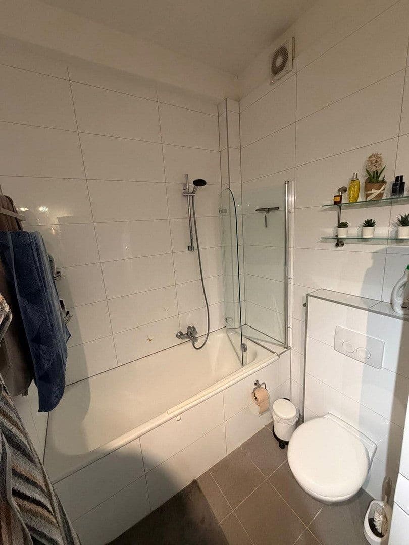 Pronájem bytu 3+1 82 m², Jahnstr. 1, Köln, Severní Porýní-Vestfálsko Pronájem bytu 3+1 82 m², Jahnstr. 1, Köln, Severní Porýní-Vestfálsko