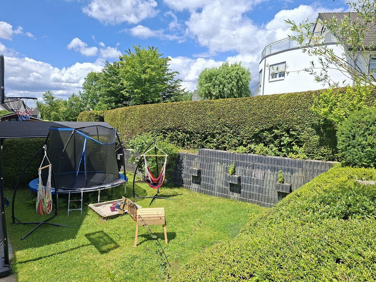 Prodej domu 120 m², pozemek 396 m², Hennef (Sieg), Severní Porýní-Vestfálsko Prodej domu 120 m², pozemek 396 m², Hennef (Sieg), Severní Porýní-Vestfálsko