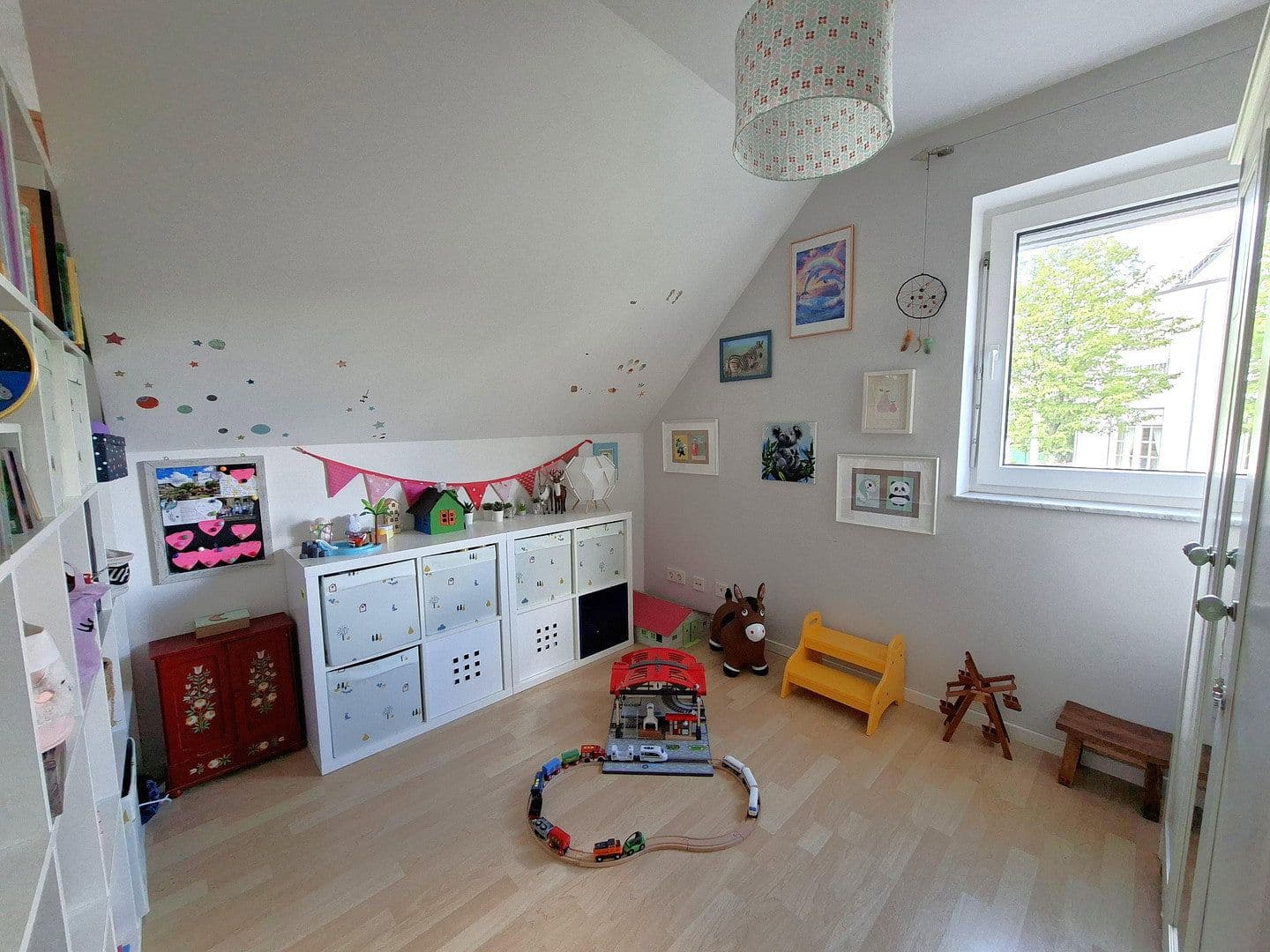 Prodej domu 120 m², pozemek 396 m², Hennef (Sieg), Severní Porýní-Vestfálsko Prodej domu 120 m², pozemek 396 m², Hennef (Sieg), Severní Porýní-Vestfálsko