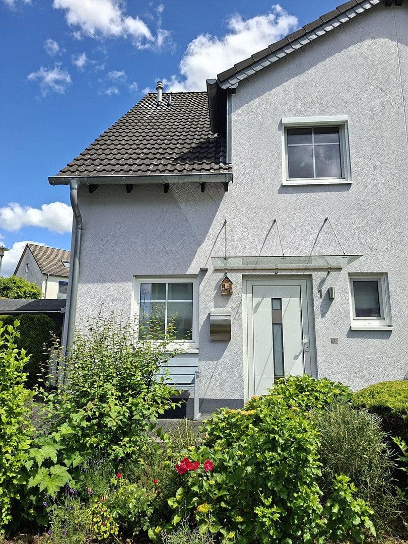 Prodej domu 120 m², pozemek 396 m², Hennef (Sieg), Severní Porýní-Vestfálsko Prodej domu 120 m², pozemek 396 m², Hennef (Sieg), Severní Porýní-Vestfálsko
