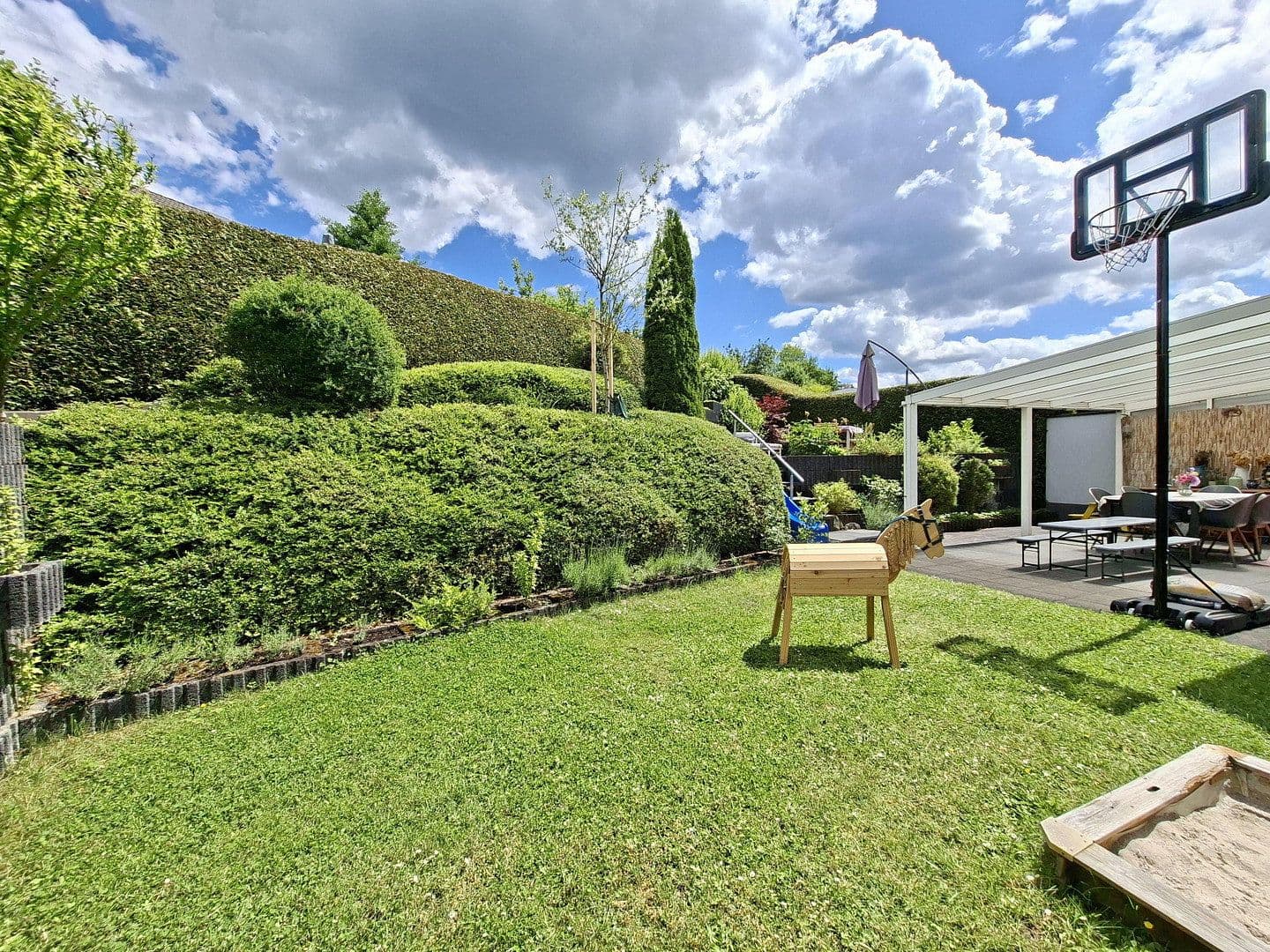 Prodej domu 120 m², pozemek 396 m², Hennef (Sieg), Severní Porýní-Vestfálsko Prodej domu 120 m², pozemek 396 m², Hennef (Sieg), Severní Porýní-Vestfálsko