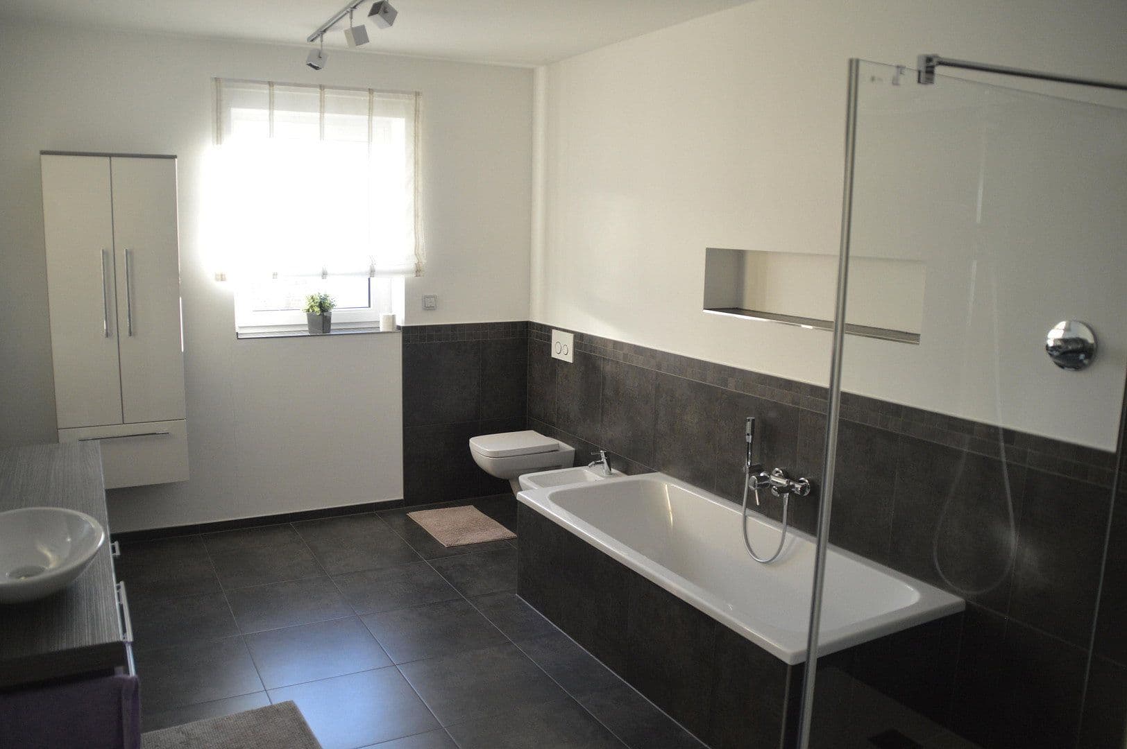 Pronájem bytu 2+1 86 m², August-Hecht-Straße 42, Offenbach am Main, Hessen Pronájem bytu 2+1 86 m², August-Hecht-Straße 42, Offenbach am Main, Hessen