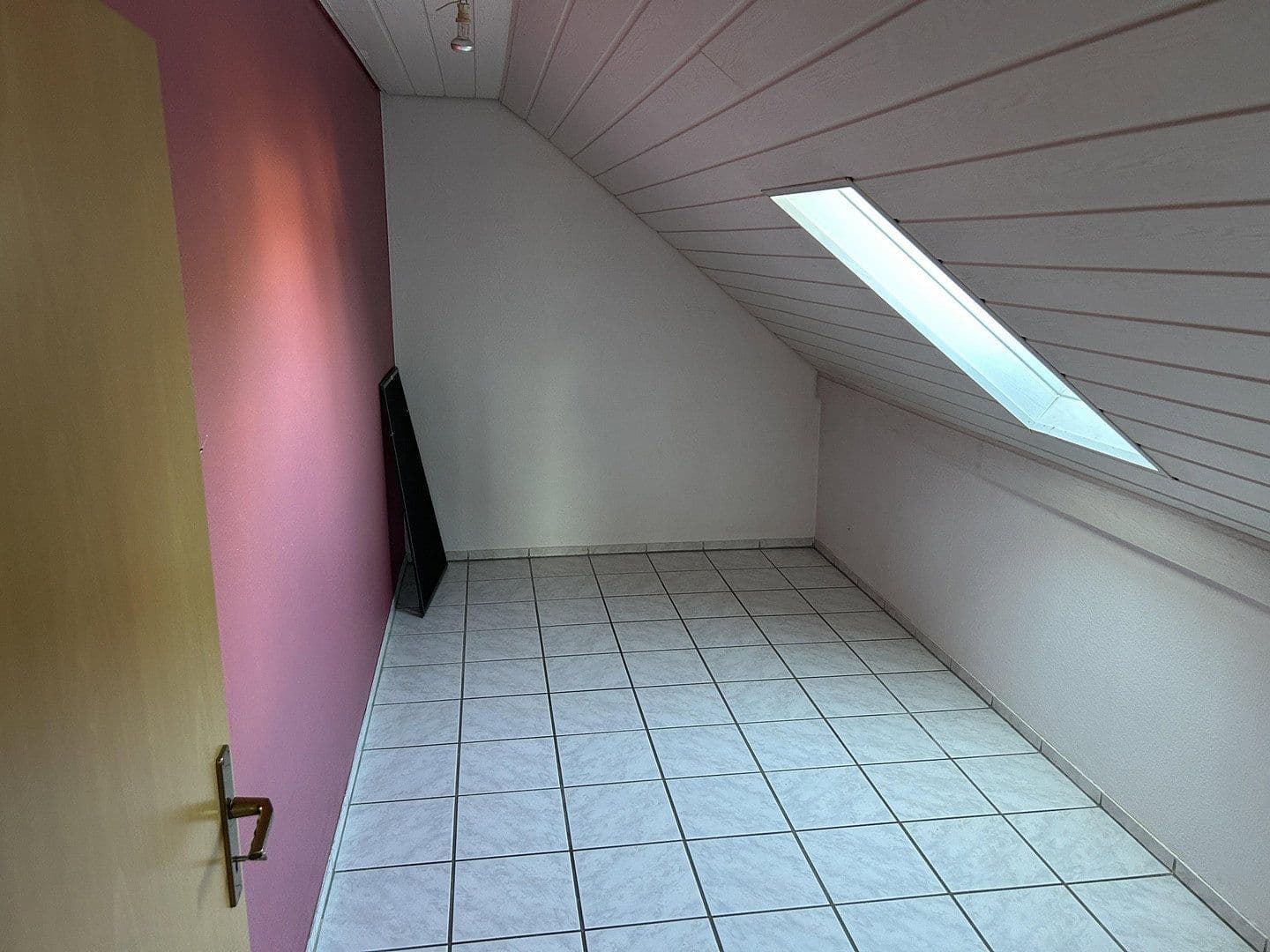 Pronájem bytu 3+kk 85 m², Wüstenrot, Bádensko-Württembersko Pronájem bytu 3+kk 85 m², Wüstenrot, Bádensko-Württembersko