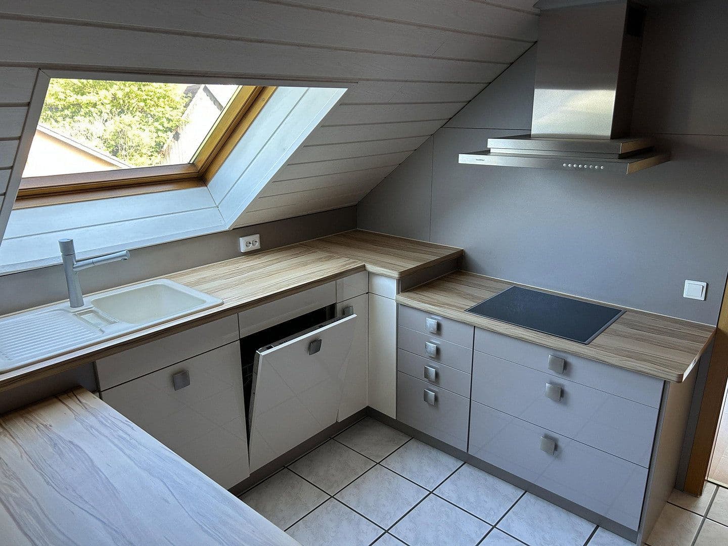 Pronájem bytu 3+kk 85 m², Wüstenrot, Bádensko-Württembersko Pronájem bytu 3+kk 85 m², Wüstenrot, Bádensko-Württembersko