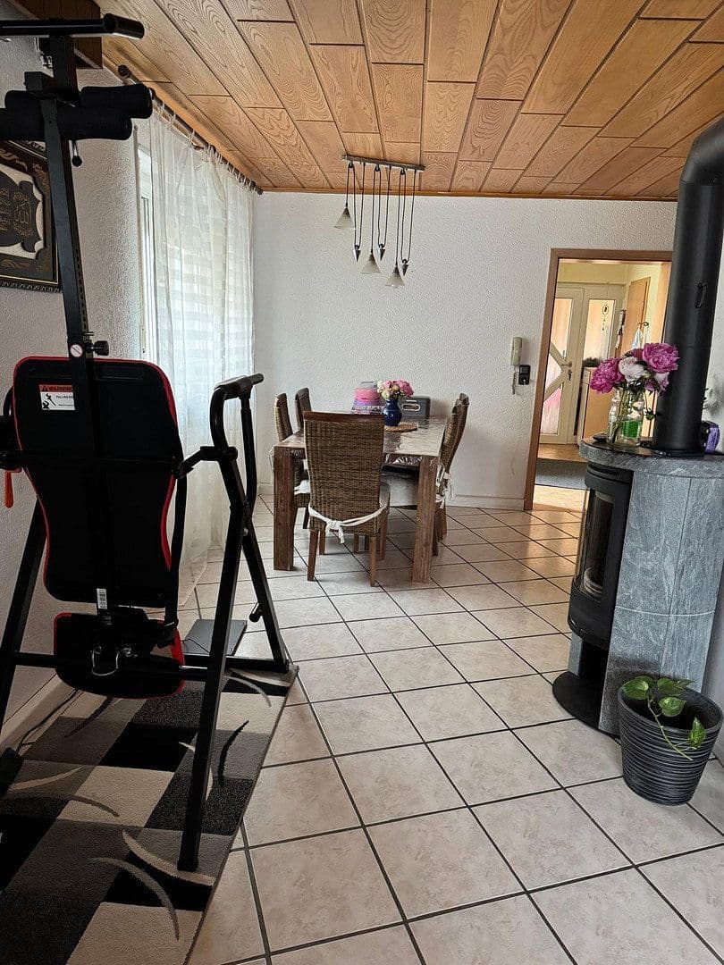 Pronájem bytu 4+kk 137 m², Sprendlinger Strasse 5, Pfaffen-Schwabenheim, Porýní-Falc Pronájem bytu 4+kk 137 m², Sprendlinger Strasse 5, Pfaffen-Schwabenheim, Porýní-Falc