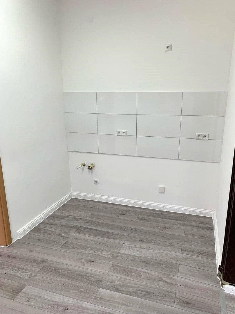 Prodej domu 263 m², pozemek 911 m², Heißener Straße 90, Mülheim an der Ruhr, Severní Porýní-Vestfálsko Prodej domu 263 m², pozemek 911 m², Heißener Straße 90, Mülheim an der Ruhr, Severní Porýní-Vestfálsko