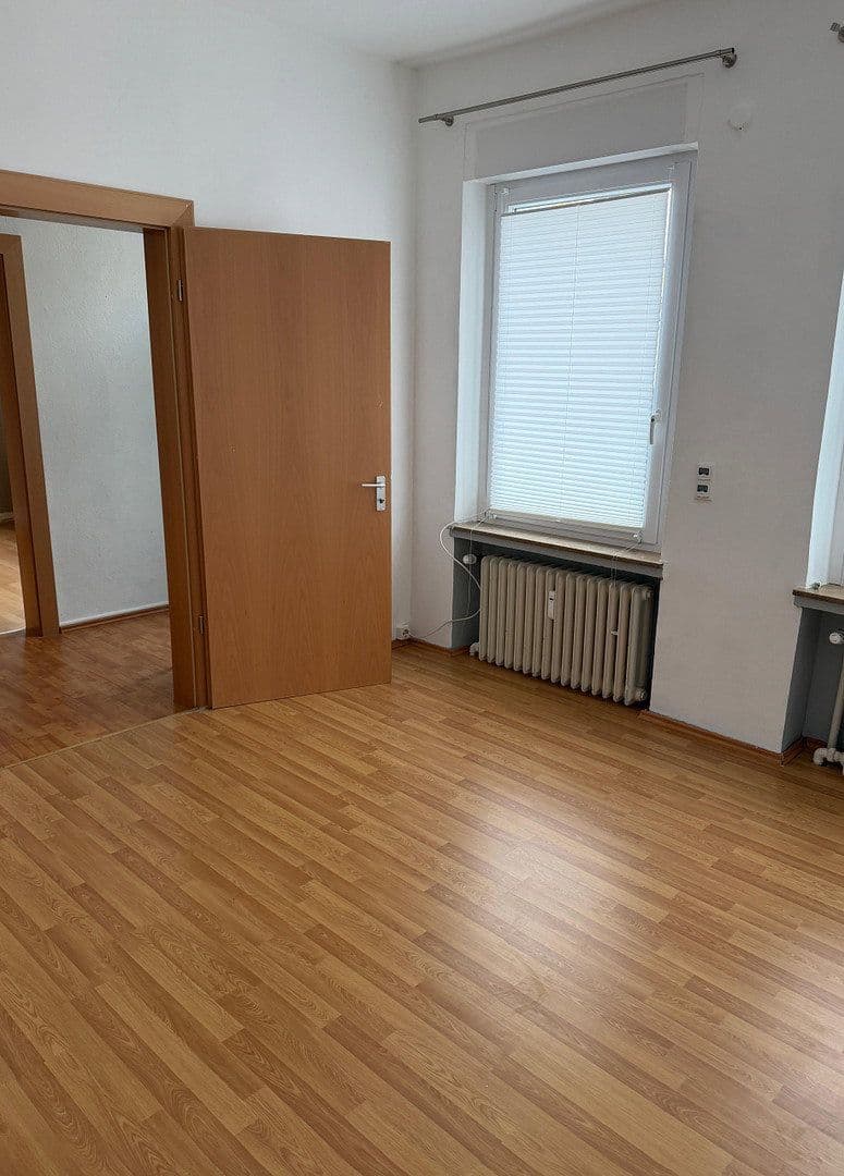 Prodej domu 263 m², pozemek 911 m², Heißener Straße 90, Mülheim an der Ruhr, Severní Porýní-Vestfálsko Prodej domu 263 m², pozemek 911 m², Heißener Straße 90, Mülheim an der Ruhr, Severní Porýní-Vestfálsko
