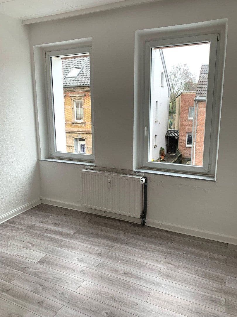 Prodej domu 263 m², pozemek 911 m², Heißener Straße 90, Mülheim an der Ruhr, Severní Porýní-Vestfálsko Prodej domu 263 m², pozemek 911 m², Heißener Straße 90, Mülheim an der Ruhr, Severní Porýní-Vestfálsko