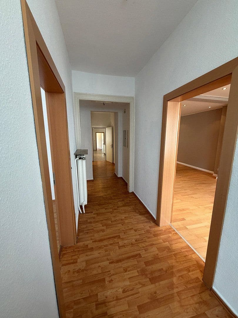 Prodej domu 263 m², pozemek 911 m², Heißener Straße 90, Mülheim an der Ruhr, Severní Porýní-Vestfálsko Prodej domu 263 m², pozemek 911 m², Heißener Straße 90, Mülheim an der Ruhr, Severní Porýní-Vestfálsko