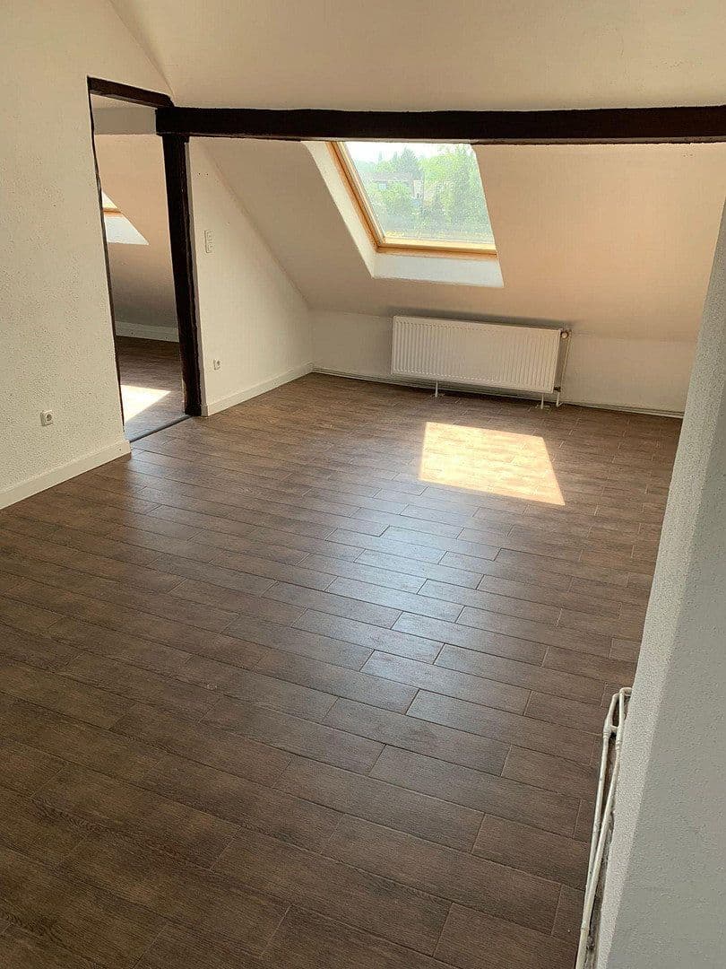 Prodej domu 263 m², pozemek 911 m², Heißener Straße 90, Mülheim an der Ruhr, Severní Porýní-Vestfálsko Prodej domu 263 m², pozemek 911 m², Heißener Straße 90, Mülheim an der Ruhr, Severní Porýní-Vestfálsko