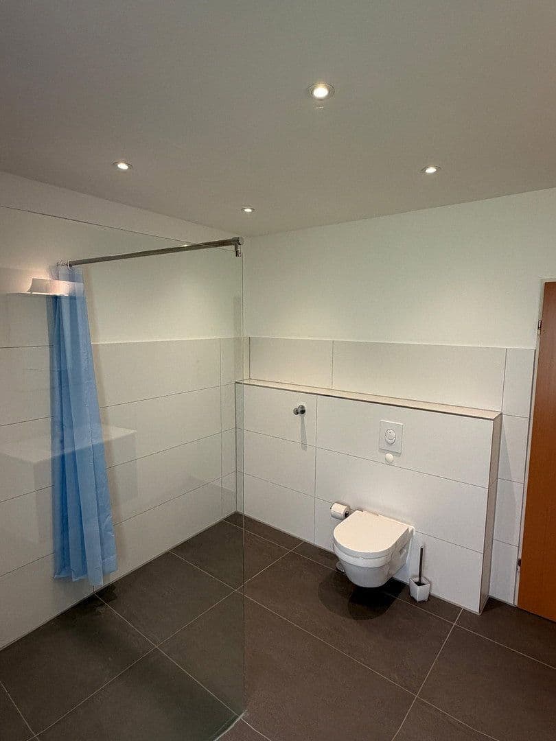 Prodej domu 263 m², pozemek 911 m², Heißener Straße 90, Mülheim an der Ruhr, Severní Porýní-Vestfálsko Prodej domu 263 m², pozemek 911 m², Heißener Straße 90, Mülheim an der Ruhr, Severní Porýní-Vestfálsko