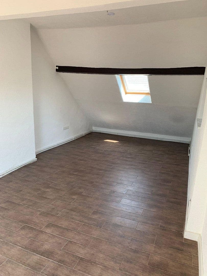 Prodej domu 263 m², pozemek 911 m², Heißener Straße 90, Mülheim an der Ruhr, Severní Porýní-Vestfálsko Prodej domu 263 m², pozemek 911 m², Heißener Straße 90, Mülheim an der Ruhr, Severní Porýní-Vestfálsko