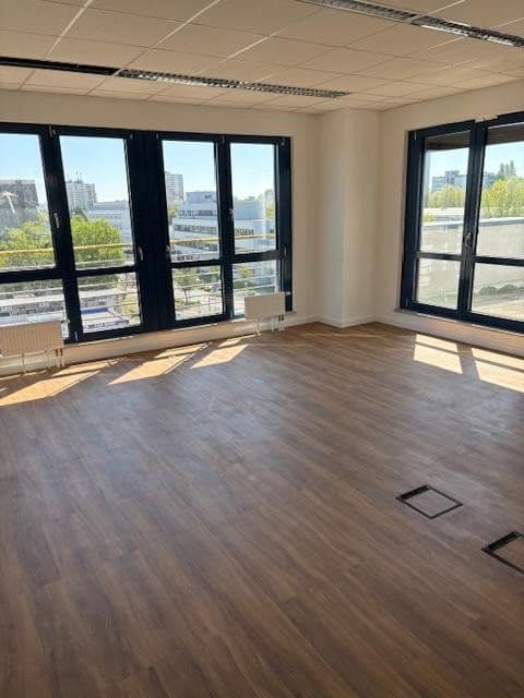 Pronájem kanceláře 246 m², Berner Str. 71, Frankfurt - Nieder-Eschbach, Hessen Pronájem kanceláře 246 m², Berner Str. 71, Frankfurt - Nieder-Eschbach, Hessen