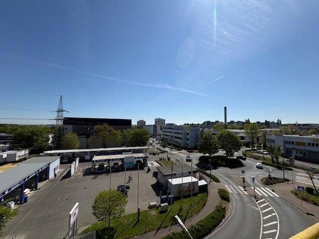 Pronájem kanceláře 246 m², Berner Str. 71, Frankfurt - Nieder-Eschbach, Hessen Pronájem kanceláře 246 m², Berner Str. 71, Frankfurt - Nieder-Eschbach, Hessen