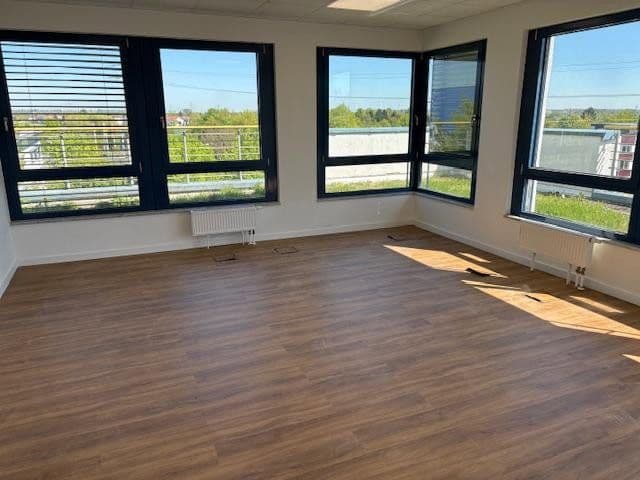 Pronájem kanceláře 246 m², Berner Str. 71, Frankfurt - Nieder-Eschbach, Hessen Pronájem kanceláře 246 m², Berner Str. 71, Frankfurt - Nieder-Eschbach, Hessen