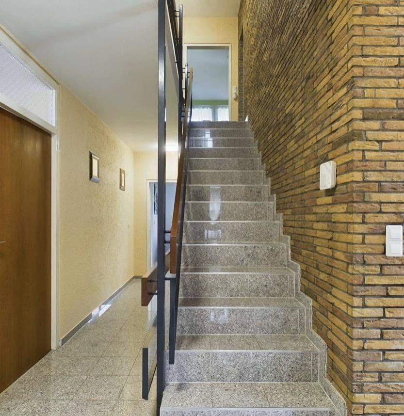 Prodej domu 186 m², pozemek 579 m², Horst-Schork-Str. 93, Ludwigshafen, Porýní-Falc Prodej domu 186 m², pozemek 579 m², Horst-Schork-Str. 93, Ludwigshafen, Porýní-Falc