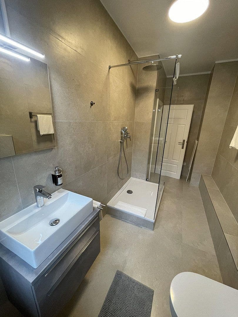 Pronájem bytu 1+1 40 m², Hauptstraße 81, Weinheim, Bádensko-Württembersko Pronájem bytu 1+1 40 m², Hauptstraße 81, Weinheim, Bádensko-Württembersko