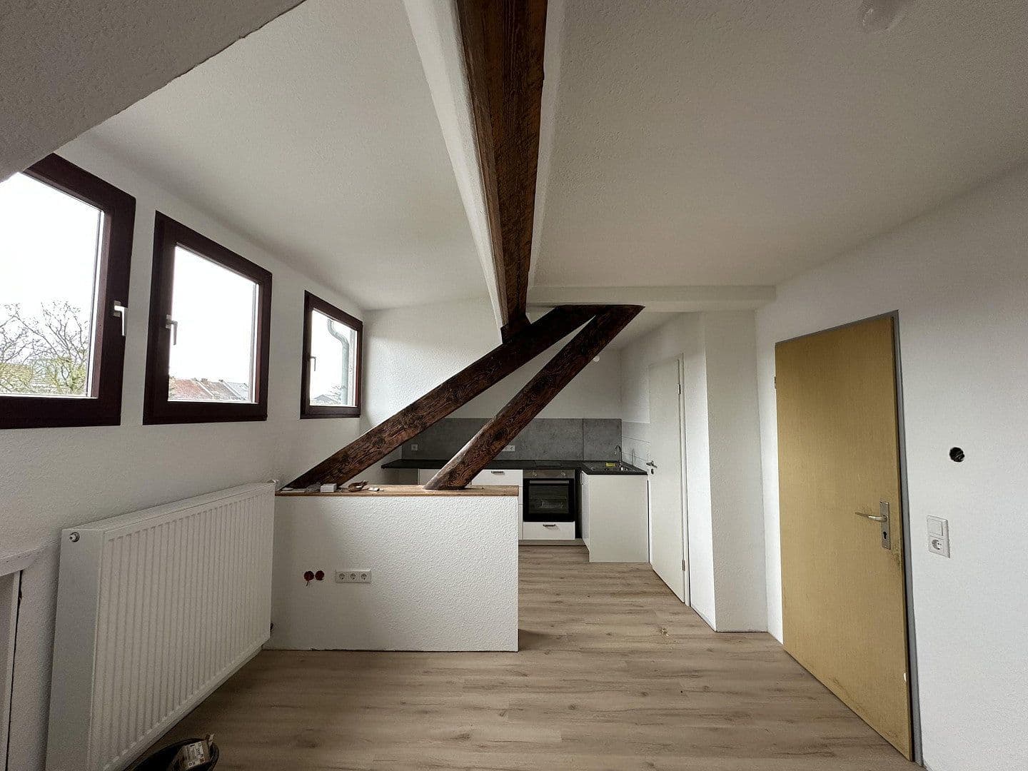Pronájem bytu 1+1 24 m², Elsassstraße 38, Cáchy, Severní Porýní-Vestfálsko Pronájem bytu 1+1 24 m², Elsassstraße 38, Cáchy, Severní Porýní-Vestfálsko