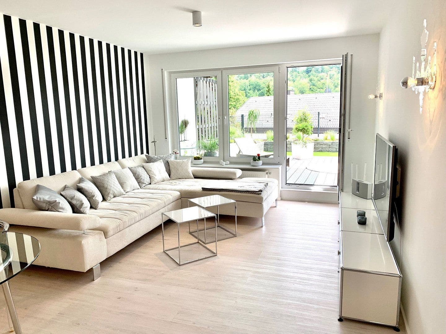 Pronájem bytu 2+kk 70 m², Albertus Magnus Str. 48, Leonberg, Bádensko-Württembersko Pronájem bytu 2+kk 70 m², Albertus Magnus Str. 48, Leonberg, Bádensko-Württembersko