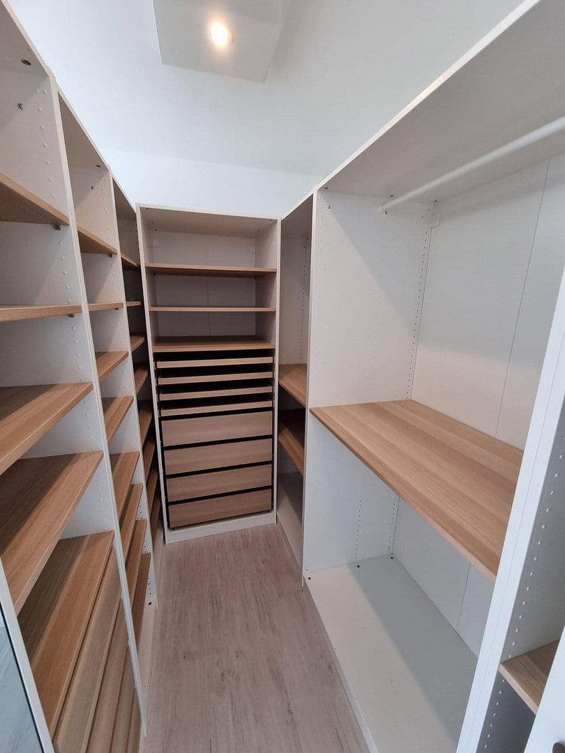 Pronájem bytu 2+kk 70 m², Leonberg, Bádensko-Württembersko Pronájem bytu 2+kk 70 m², Leonberg, Bádensko-Württembersko