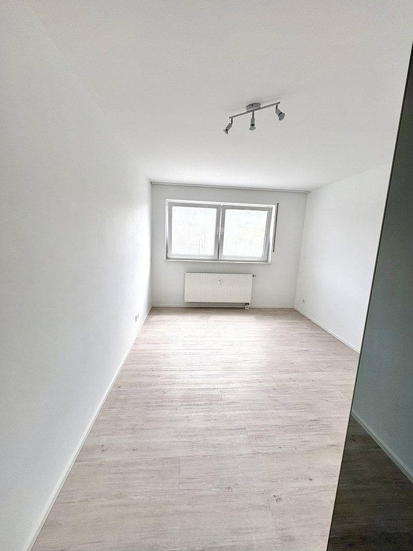 Pronájem bytu 2+kk 70 m², Leonberg, Bádensko-Württembersko Pronájem bytu 2+kk 70 m², Leonberg, Bádensko-Württembersko