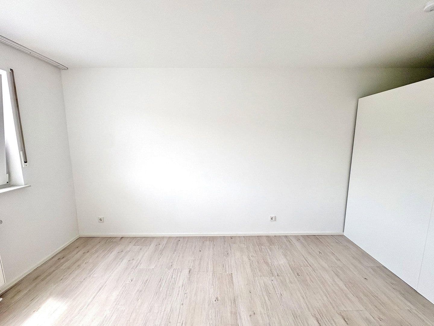 Pronájem bytu 2+kk 70 m², Leonberg, Bádensko-Württembersko Pronájem bytu 2+kk 70 m², Leonberg, Bádensko-Württembersko