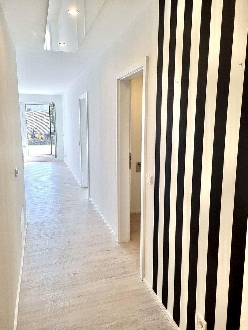 Pronájem bytu 2+kk 70 m², Leonberg, Bádensko-Württembersko Pronájem bytu 2+kk 70 m², Leonberg, Bádensko-Württembersko