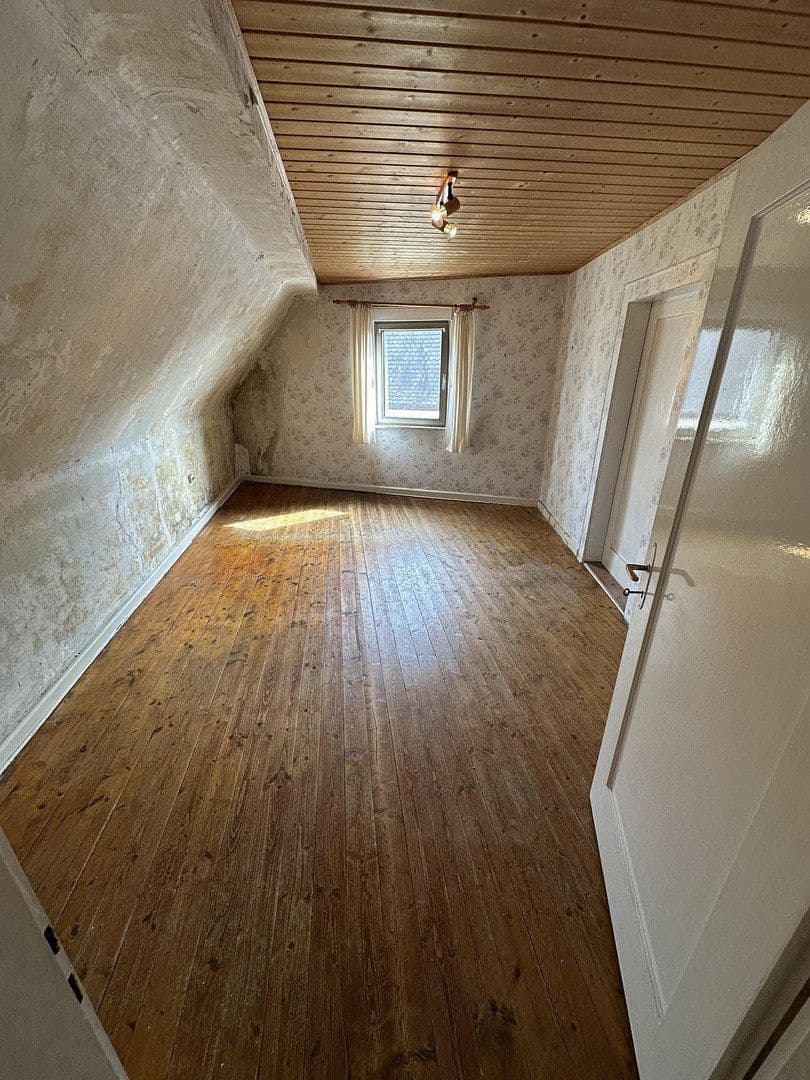 Prodej domu 214 m², pozemek 373 m², Dagobertstr 4, Frankweiler, Porýní-Falc Prodej domu 214 m², pozemek 373 m², Dagobertstr 4, Frankweiler, Porýní-Falc