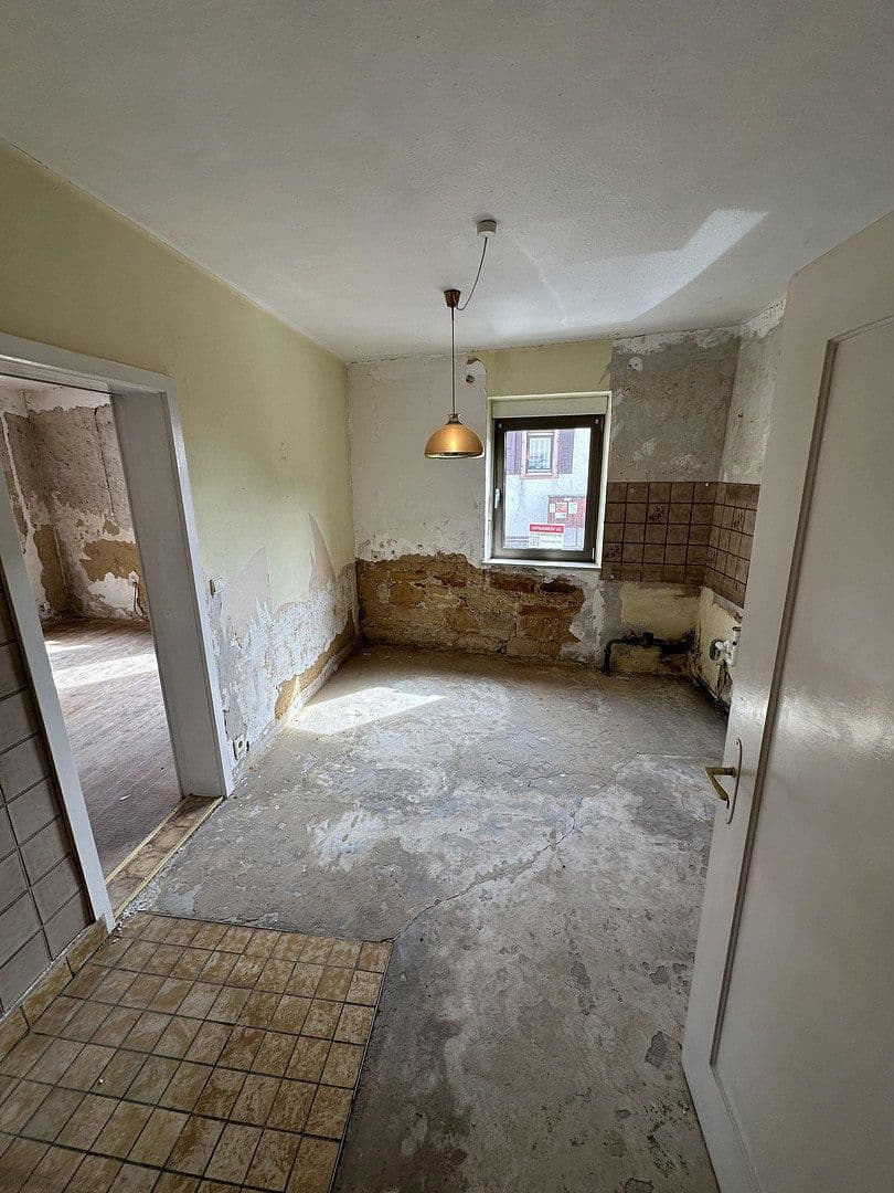 Prodej domu 214 m², pozemek 373 m², Dagobertstr 4, Frankweiler, Porýní-Falc Prodej domu 214 m², pozemek 373 m², Dagobertstr 4, Frankweiler, Porýní-Falc