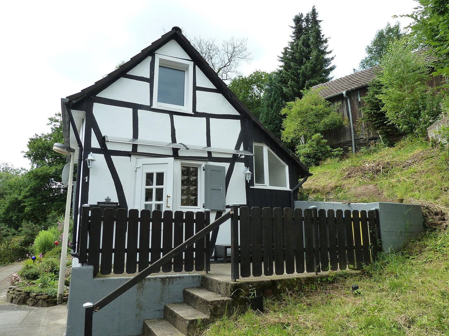 Pronájem domu 40 m², pozemek 430 m², Solingen, Severní Porýní-Vestfálsko Pronájem domu 40 m², pozemek 430 m², Solingen, Severní Porýní-Vestfálsko