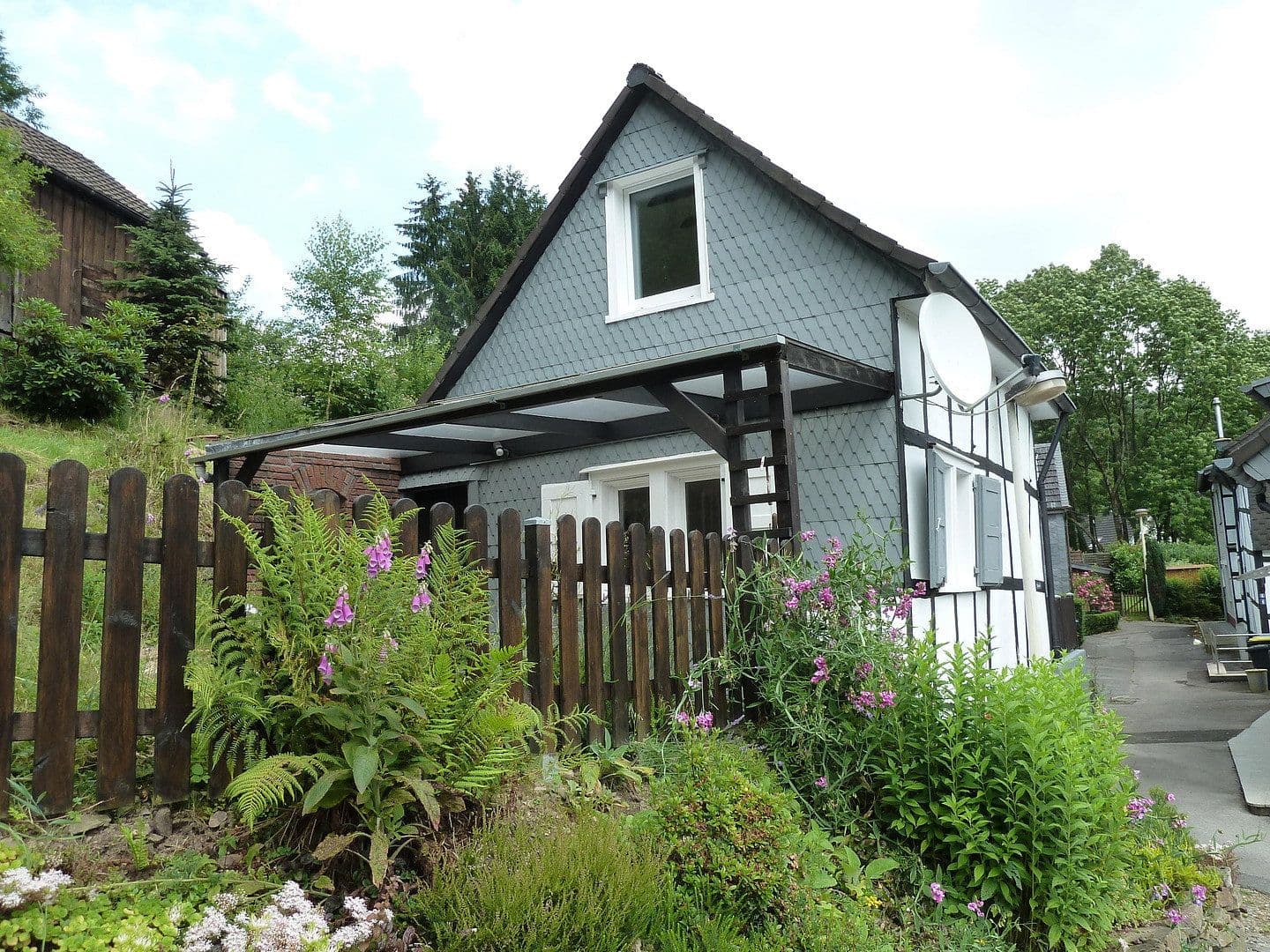 Pronájem domu 40 m², pozemek 430 m², Solingen, Severní Porýní-Vestfálsko Pronájem domu 40 m², pozemek 430 m², Solingen, Severní Porýní-Vestfálsko