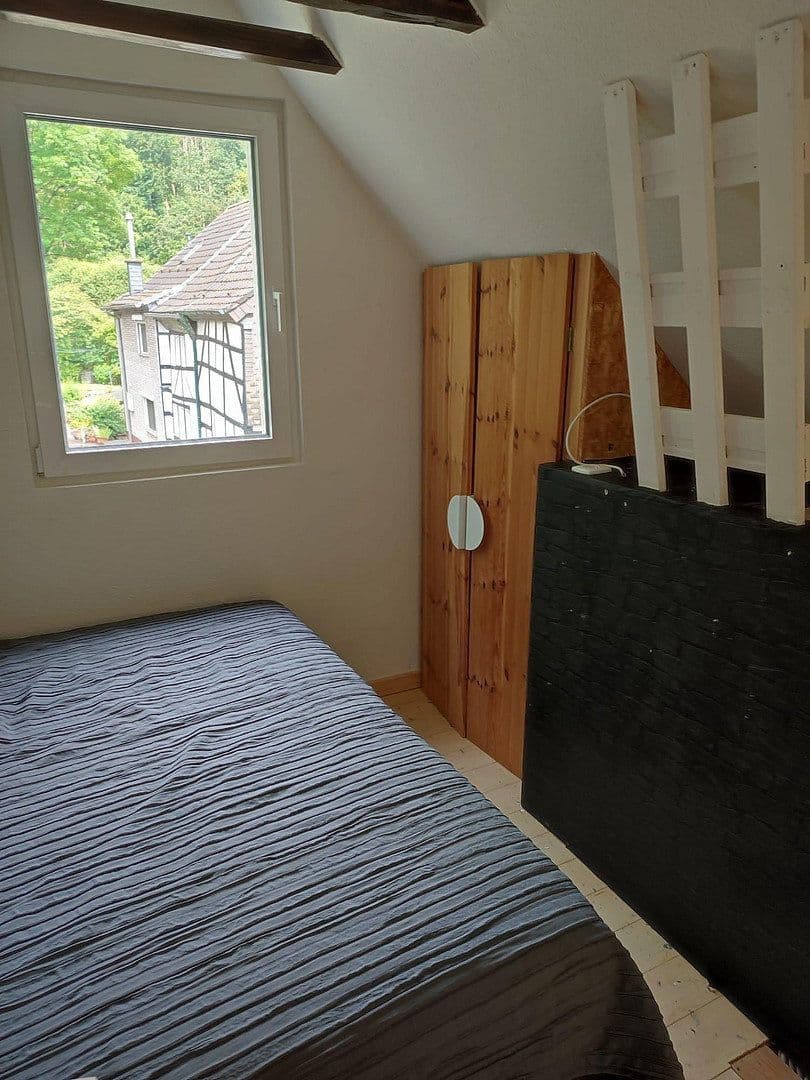 Pronájem domu 40 m², pozemek 430 m², Solingen, Severní Porýní-Vestfálsko Pronájem domu 40 m², pozemek 430 m², Solingen, Severní Porýní-Vestfálsko