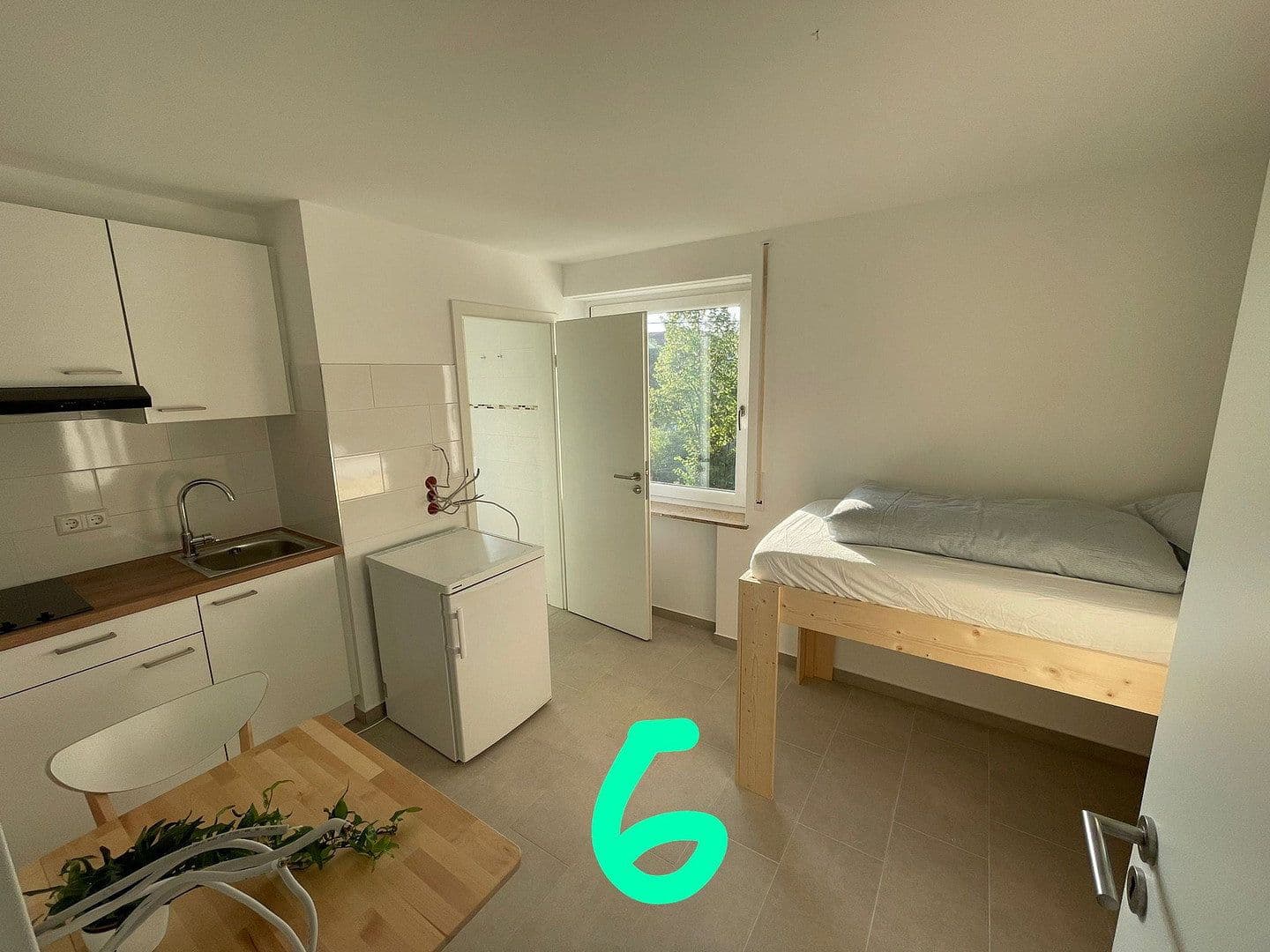 Pronájem bytu 1+1 20 m², Stuttgarter Str.18, Stuttgart, Bádensko-Württembersko Pronájem bytu 1+1 20 m², Stuttgarter Str.18, Stuttgart, Bádensko-Württembersko