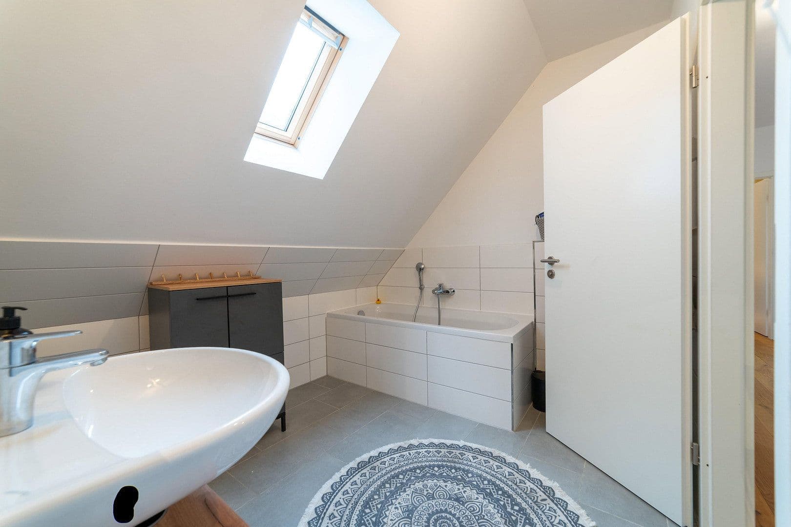 Prodej domu 149 m², pozemek 736 m², Nuthetal, Braniborsko Prodej domu 149 m², pozemek 736 m², Nuthetal, Braniborsko
