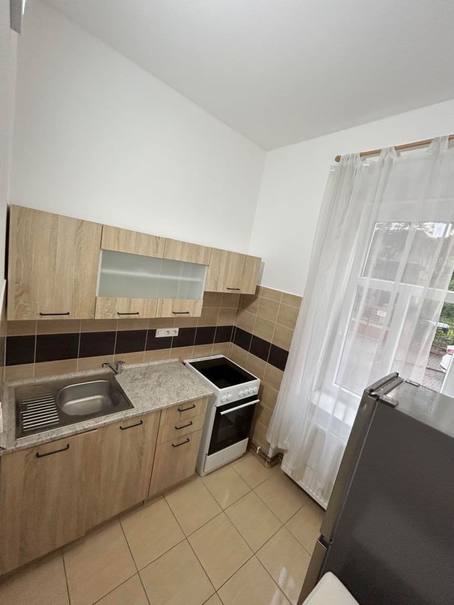 Pronájem bytu 2+1 55 m², Stará, Ústí nad Labem, Ústecký kraj Pronájem bytu 2+1 55 m², Stará, Ústí nad Labem, Ústecký kraj