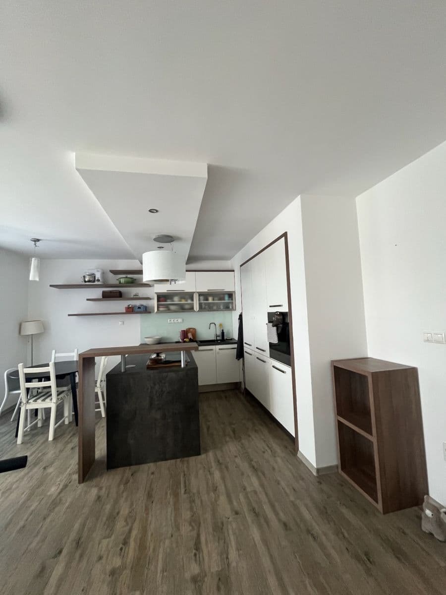 Pronájem bytu 3+kk 83 m², Podpěrova, Brno, Jihomoravský kraj Pronájem bytu 3+kk 83 m², Podpěrova, Brno, Jihomoravský kraj