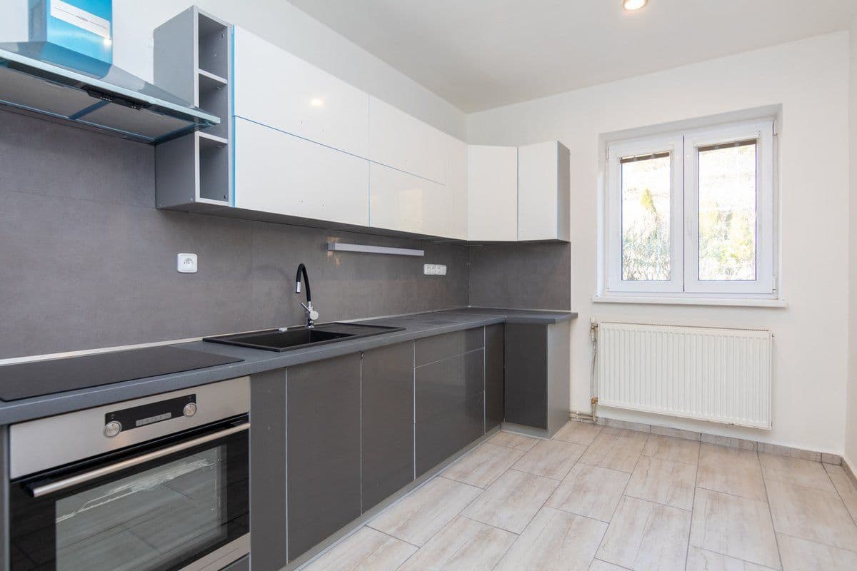 Pronájem bytu 4+1 150 m², Opletalova, Ústí nad Labem, Ústecký kraj Pronájem bytu 4+1 150 m², Opletalova, Ústí nad Labem, Ústecký kraj