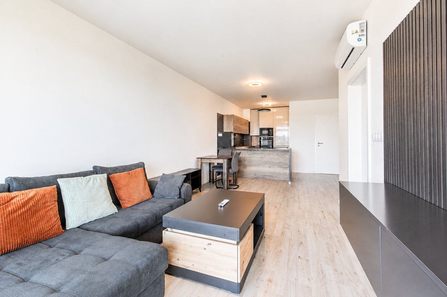 Pronájem bytu 2+kk 60 m², Velvarská, Horoměřice, Středočeský kraj Pronájem bytu 2+kk 60 m², Velvarská, Horoměřice, Středočeský kraj