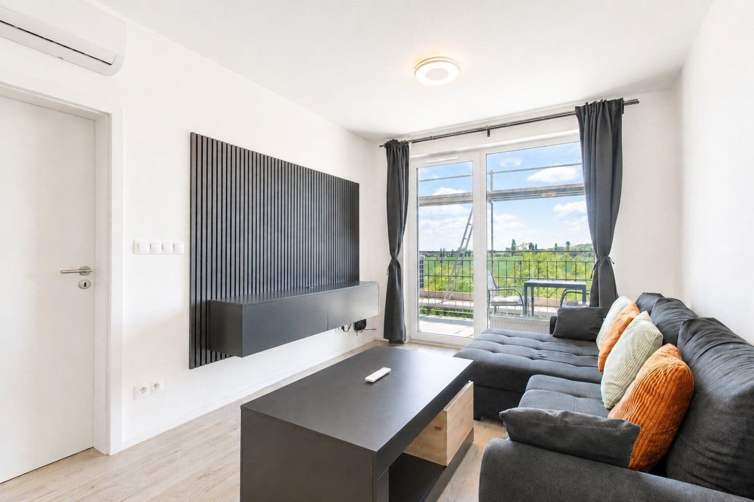Pronájem bytu 2+kk 60 m², Velvarská, Horoměřice, Středočeský kraj Pronájem bytu 2+kk 60 m², Velvarská, Horoměřice, Středočeský kraj