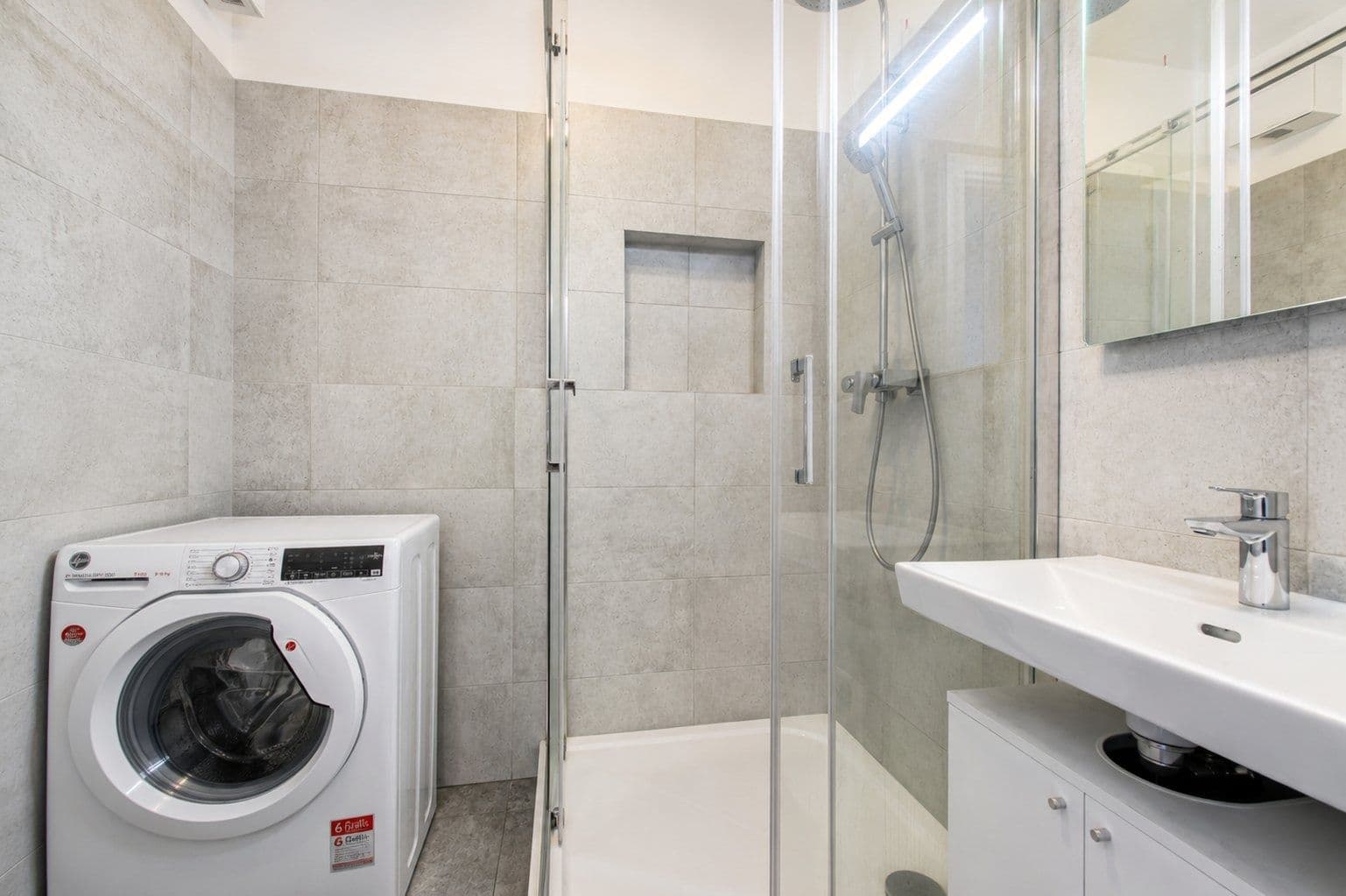 Pronájem bytu 2+kk 60 m², Velvarská, Horoměřice, Středočeský kraj Pronájem bytu 2+kk 60 m², Velvarská, Horoměřice, Středočeský kraj