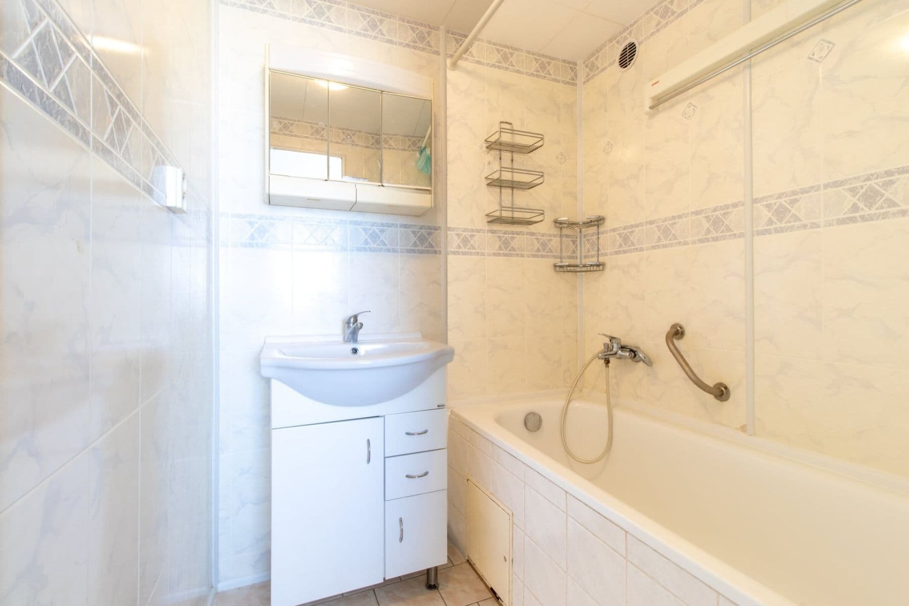 Pronájem bytu 3+1 68 m², Rembrandtova, Praha, Praha Pronájem bytu 3+1 68 m², Rembrandtova, Praha, Praha