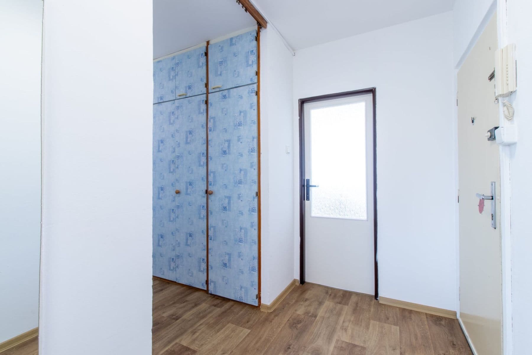 Pronájem bytu 3+1 68 m², Rembrandtova, Praha, Praha Pronájem bytu 3+1 68 m², Rembrandtova, Praha, Praha