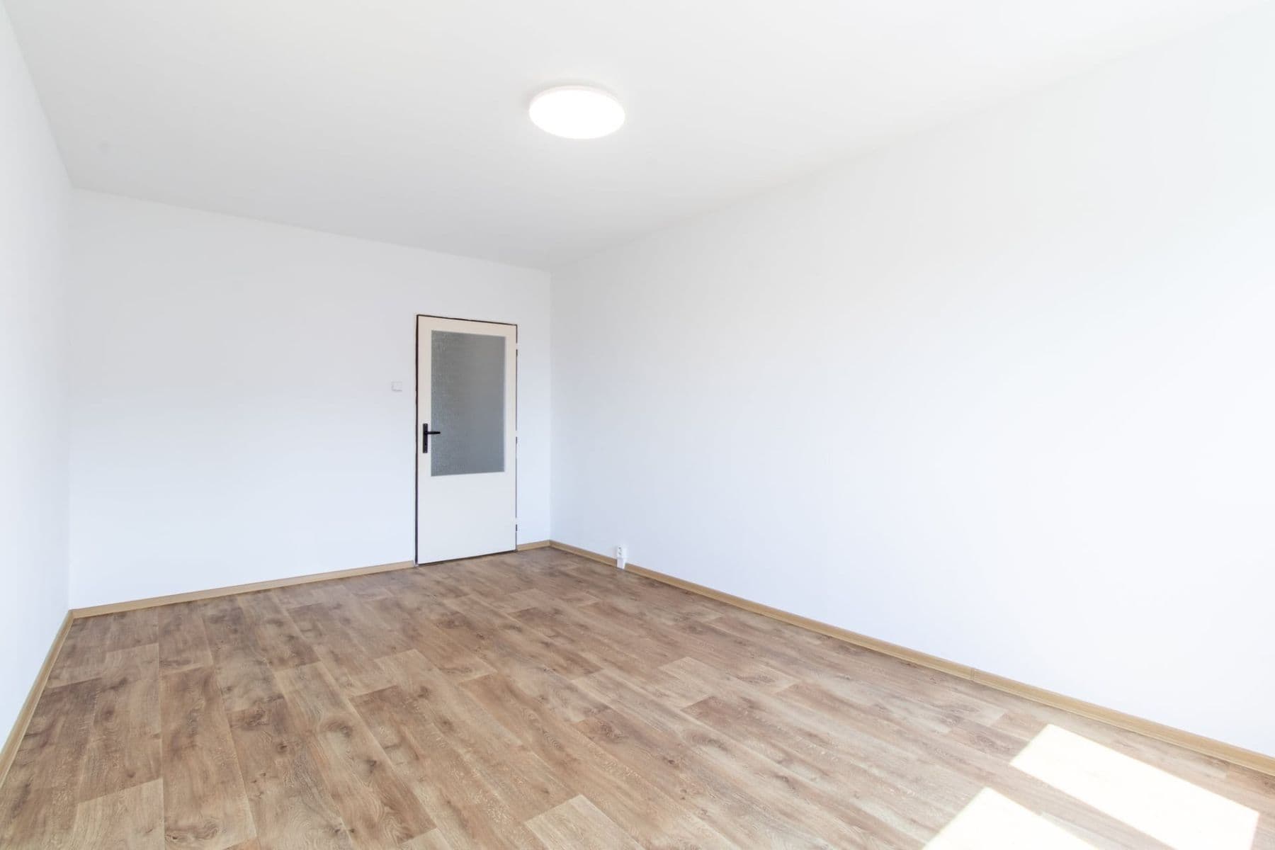 Pronájem bytu 3+1 68 m², Rembrandtova, Praha, Praha Pronájem bytu 3+1 68 m², Rembrandtova, Praha, Praha