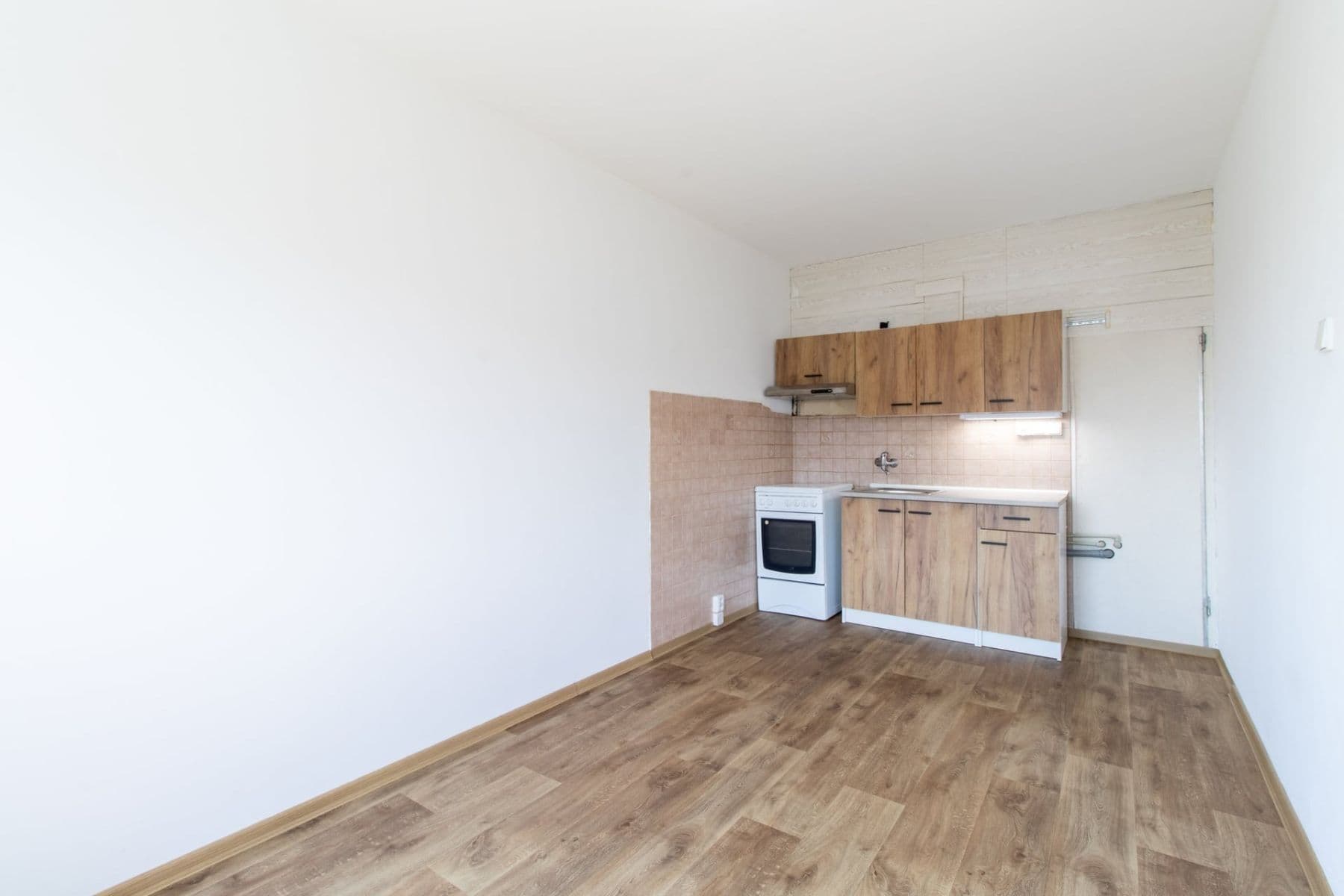 Pronájem bytu 3+1 68 m², Rembrandtova, Praha, Praha Pronájem bytu 3+1 68 m², Rembrandtova, Praha, Praha