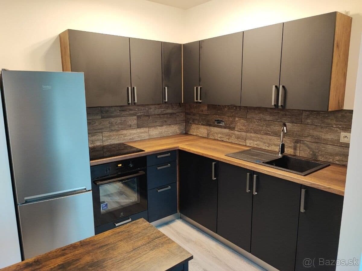 Pronájem bytu 2+1 45 m², Ivanská cesta, Ružinov, Bratislavský kraj Pronájem bytu 2+1 45 m², Ivanská cesta, Ružinov, Bratislavský kraj
