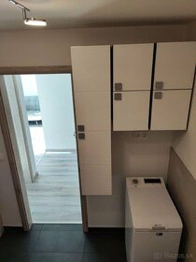 Pronájem bytu 2+1 45 m², Ivanská cesta, Ružinov, Bratislavský kraj Pronájem bytu 2+1 45 m², Ivanská cesta, Ružinov, Bratislavský kraj